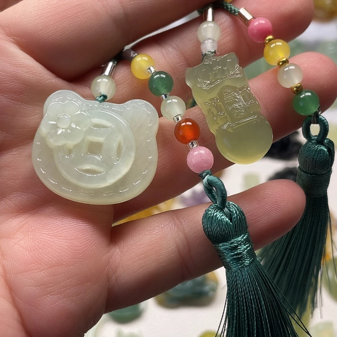 蛇纹石玉未镶嵌颈饰