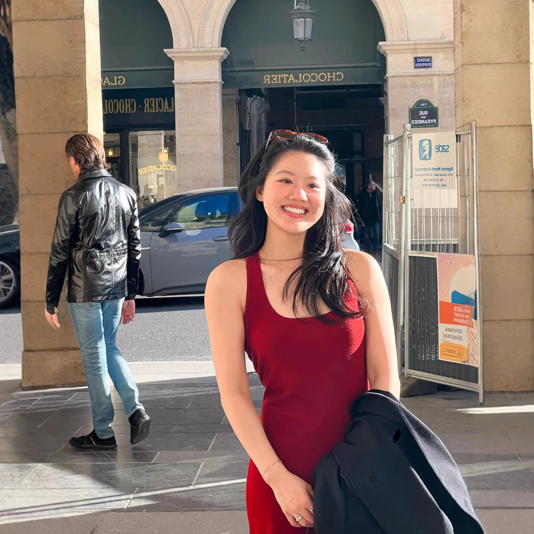 高级设计感显白U领吊带长裙春季通勤时尚修身长款小众无袖连衣裙