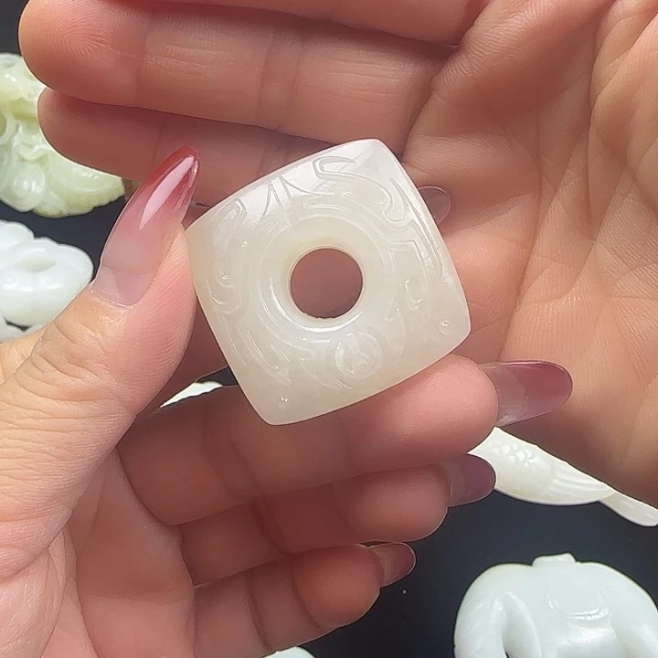 和田玉（糖玉）未镶嵌挂件