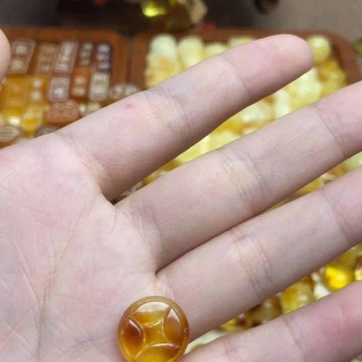 吊坠橄榄核小钱币