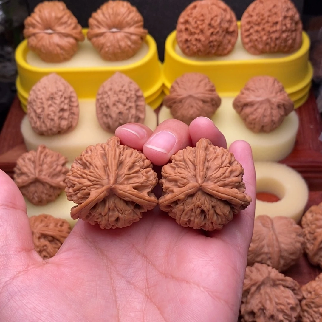 把件文玩核桃35牡丹花王三棱