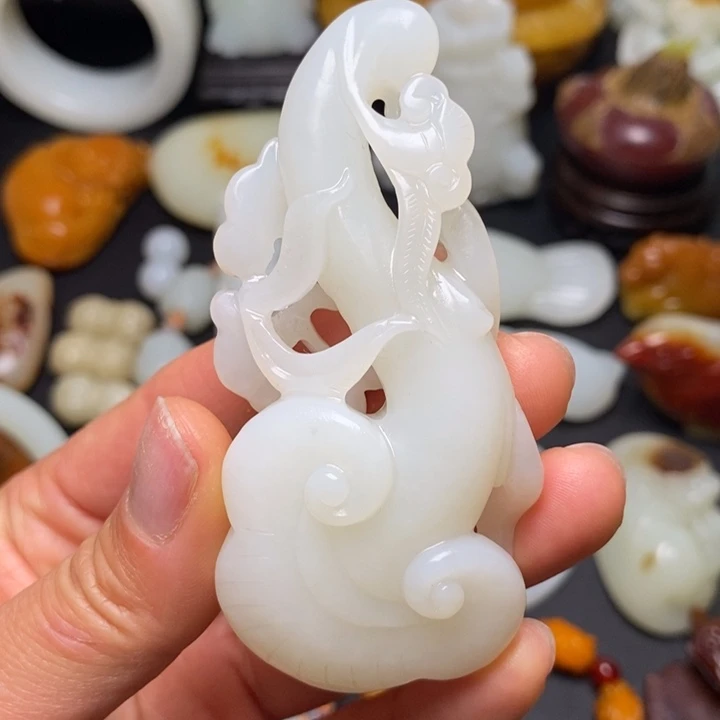 和田玉未镶嵌把件