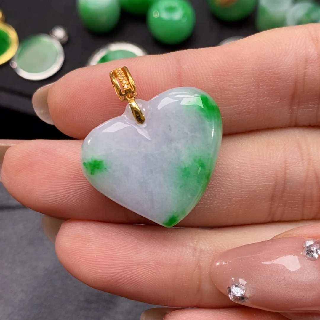 翡翠颈饰18K金镶嵌翡翠