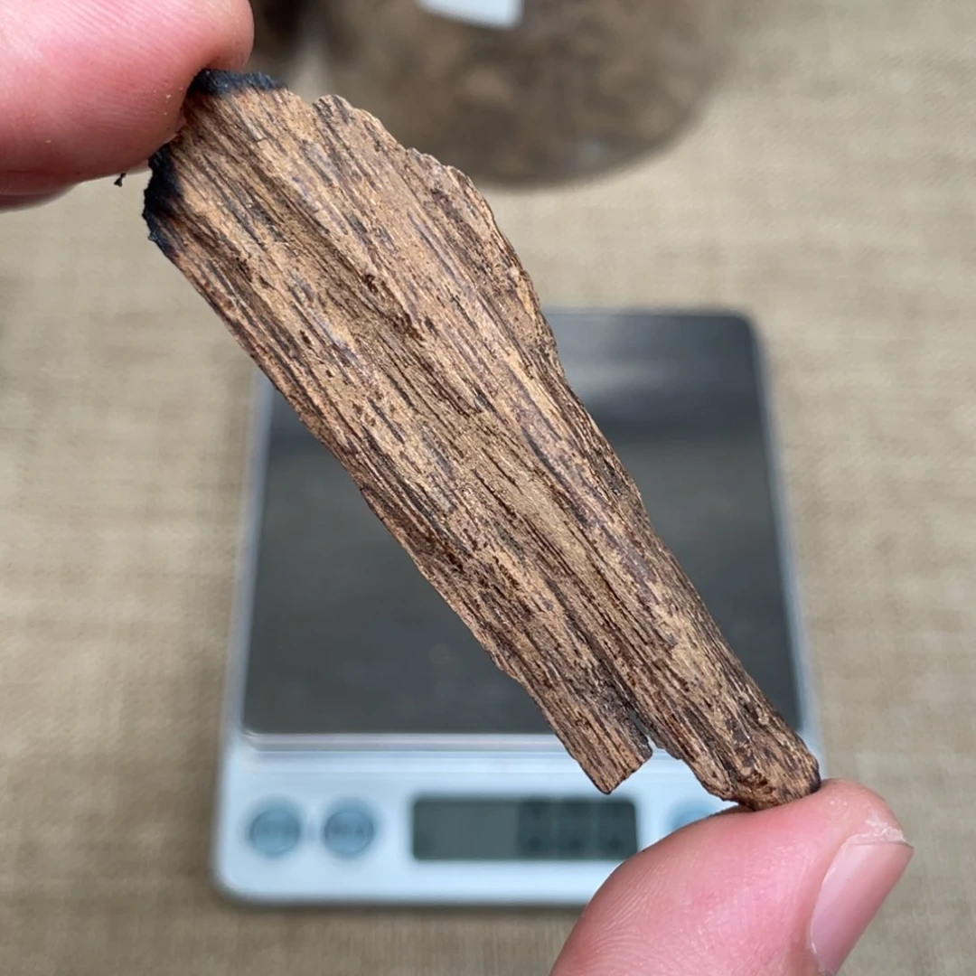 沉香老挝红土沉香