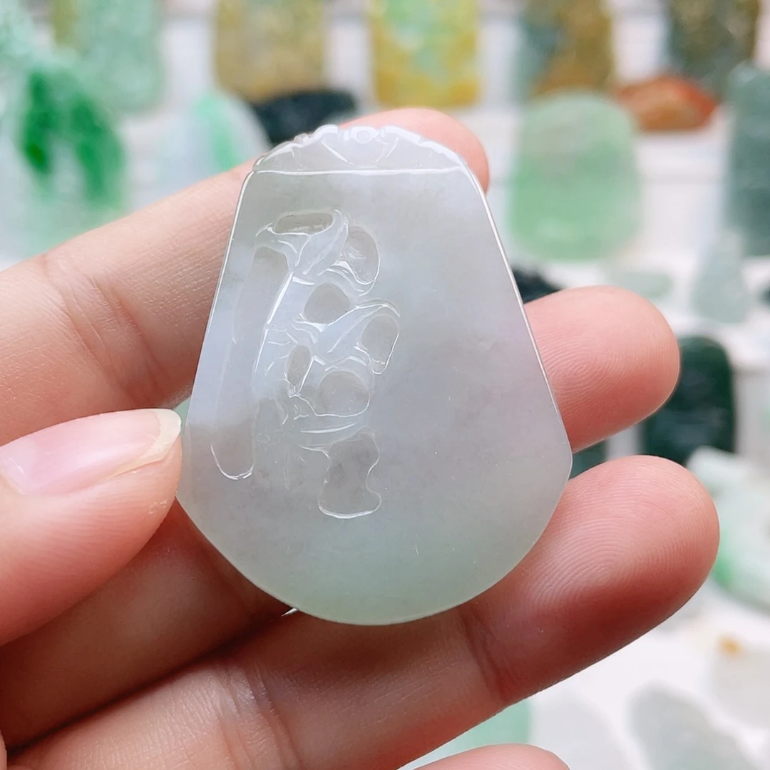 翡翠颈饰未镶嵌仿古牌