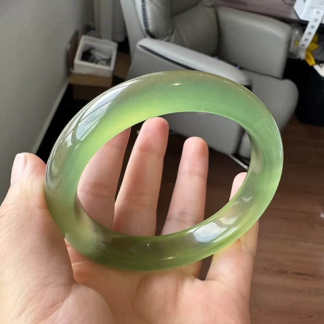 冰绿时尚百搭冰透贵妃镯美人镯古风显白《抖音基地质检发货》