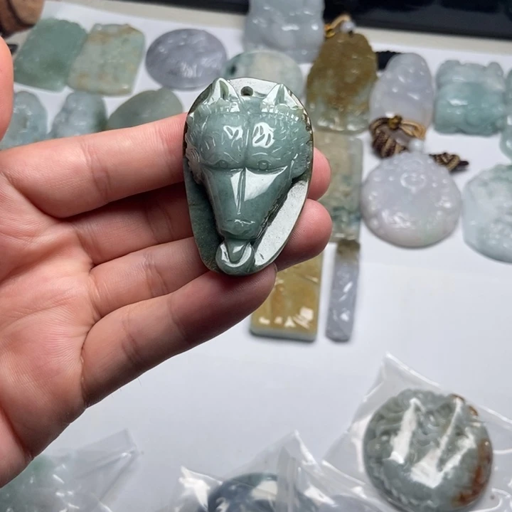 翡翠未镶嵌颈饰狼头26