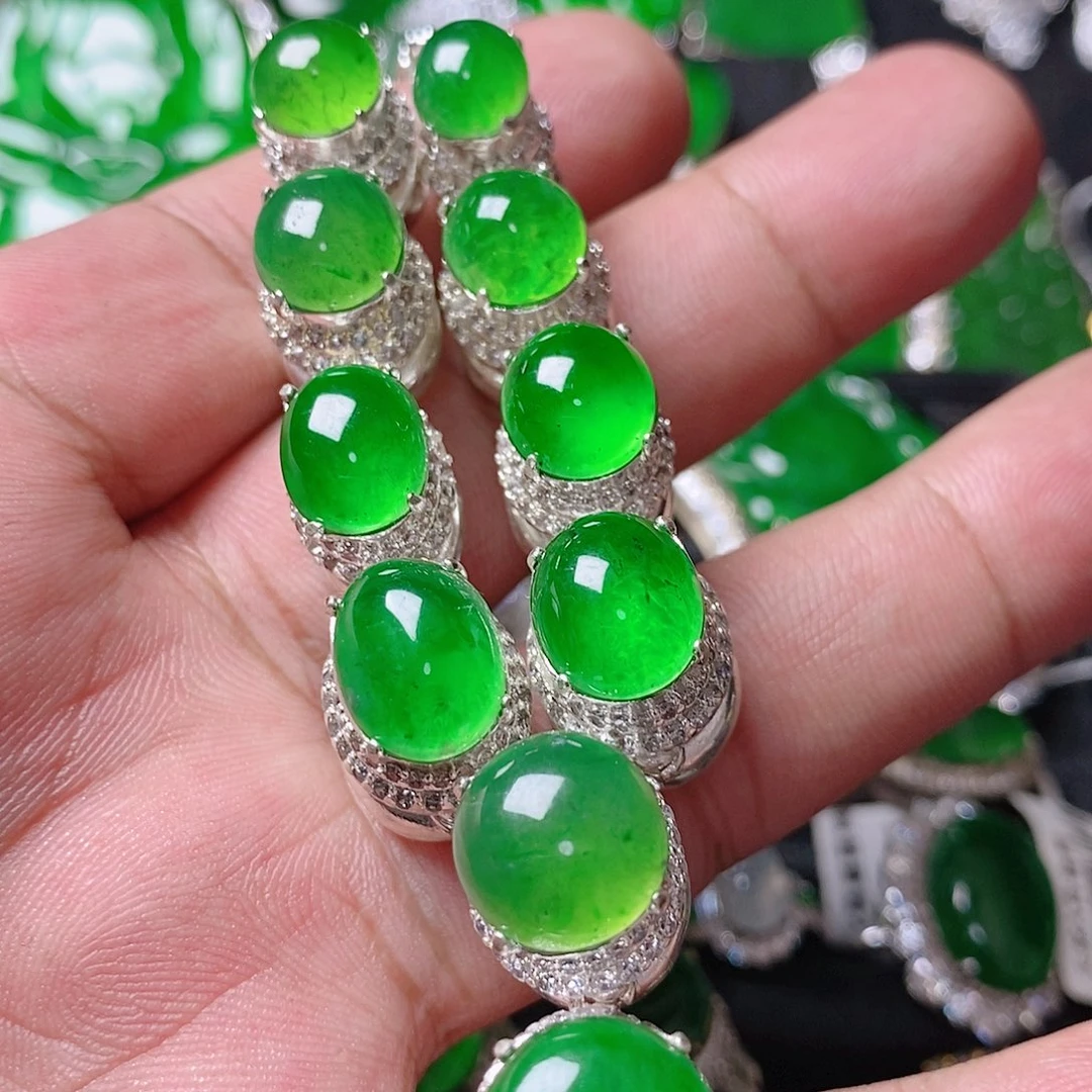 翡翠未镶嵌颈饰