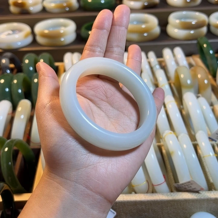 独***狼未镶嵌手镯和田玉