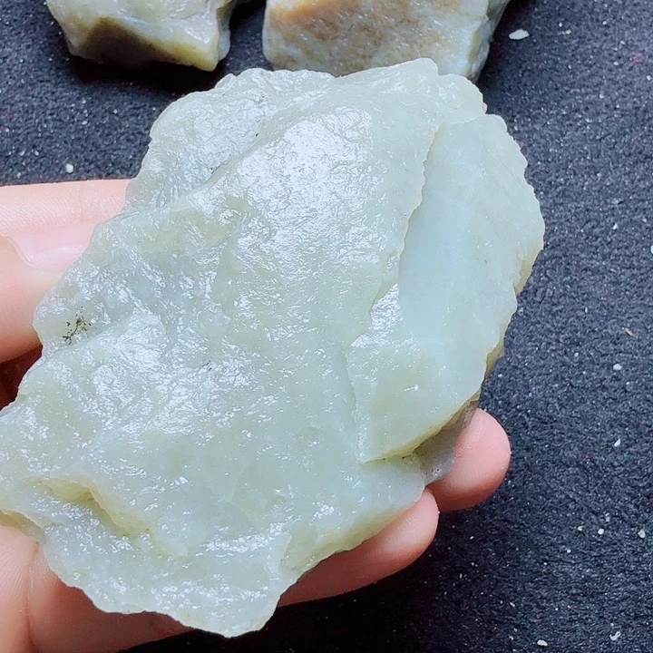 未镶嵌和田玉（糖玉）珠宝半成品