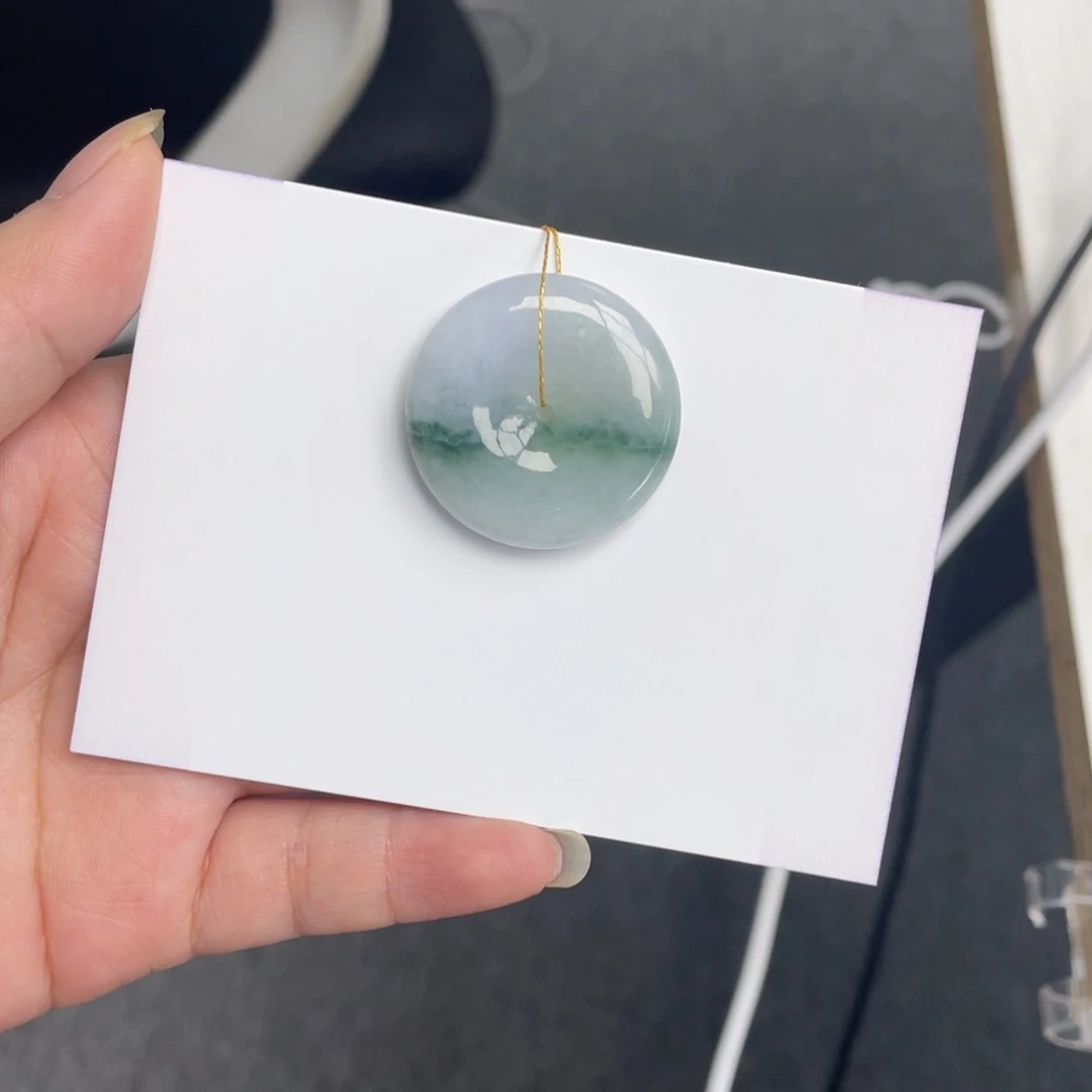 翡翠未镶嵌颈饰平安扣