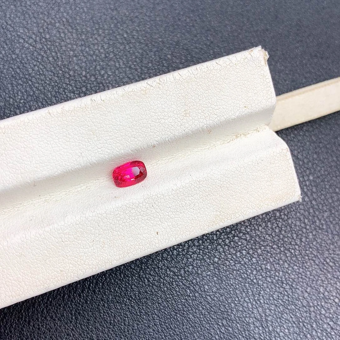 尖晶石裸石绝地武士1.04克拉