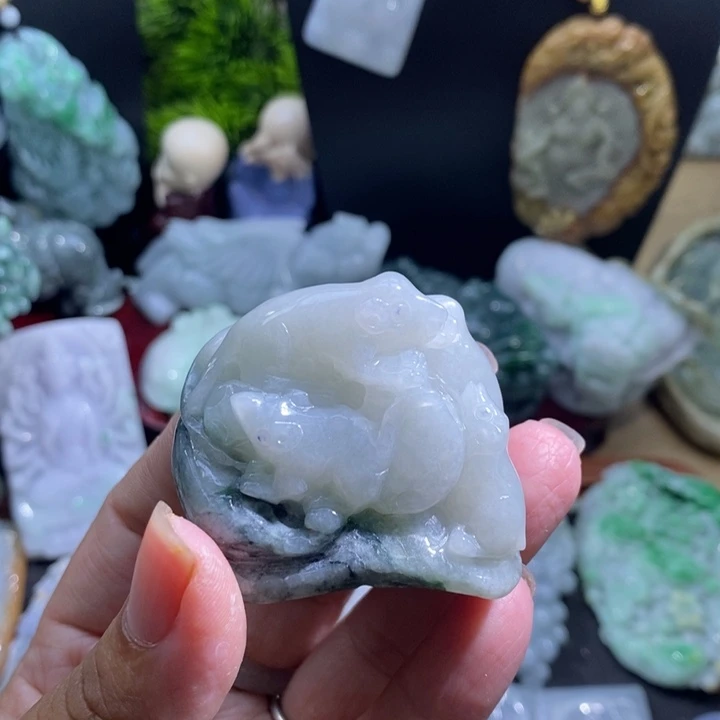 【闪购商品】颈饰未镶嵌翡翠鼠
