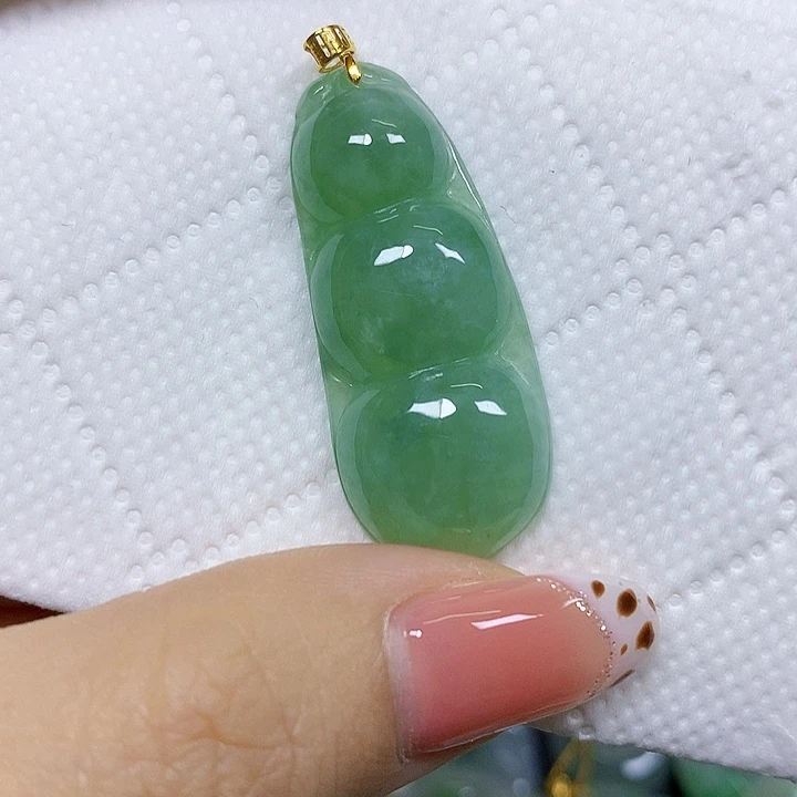 翡翠18K金镶嵌颈饰挂件