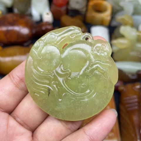 未镶嵌蛇纹石玉颈饰112