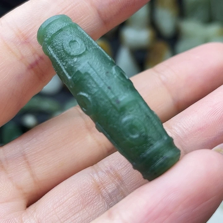 阿****和田玉未镶嵌颈饰