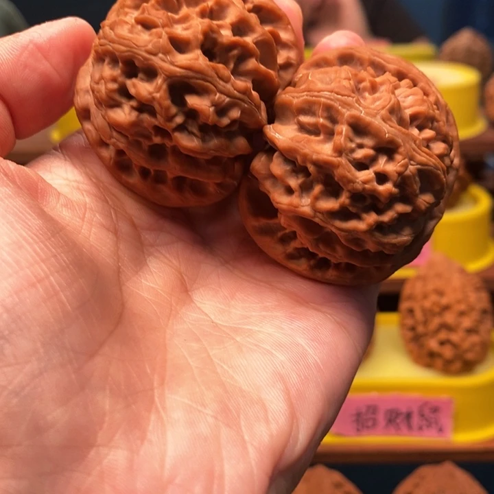 尹***僧核桃摆件苹果园1111