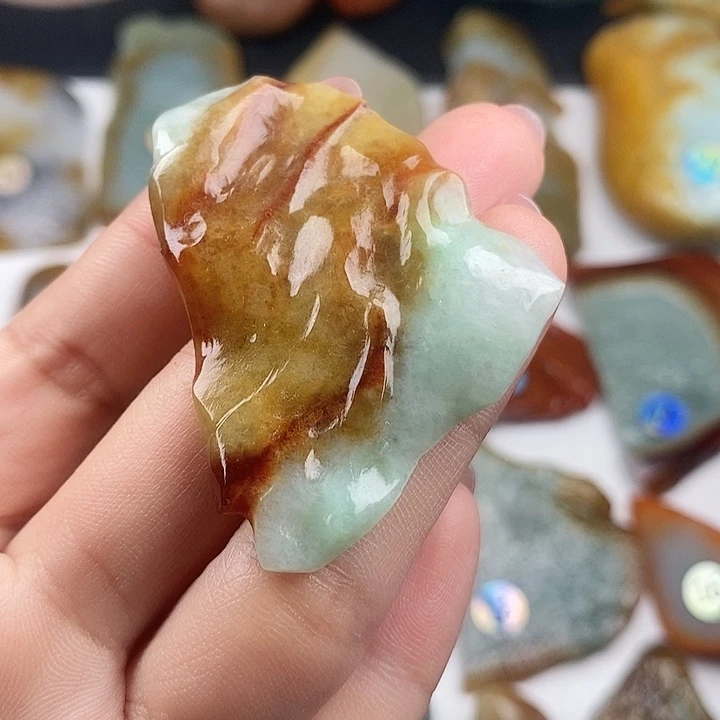 颈饰未镶嵌翡翠天然