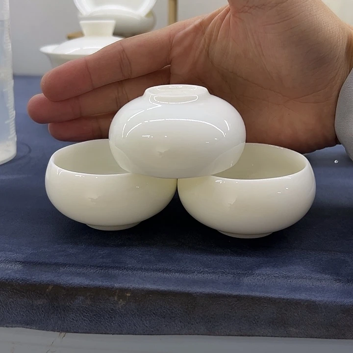 德化白瓷罗汉杯客杯