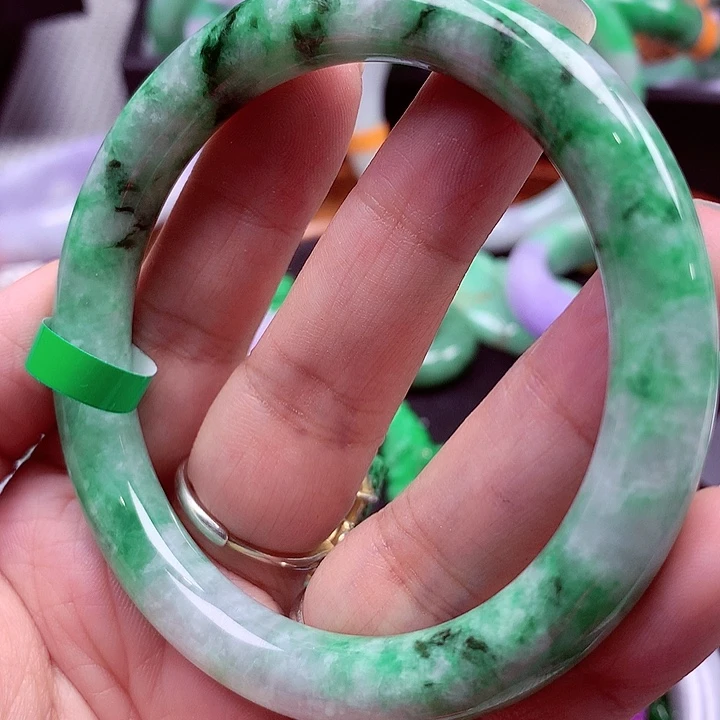 翡翠未镶嵌手镯翡翠