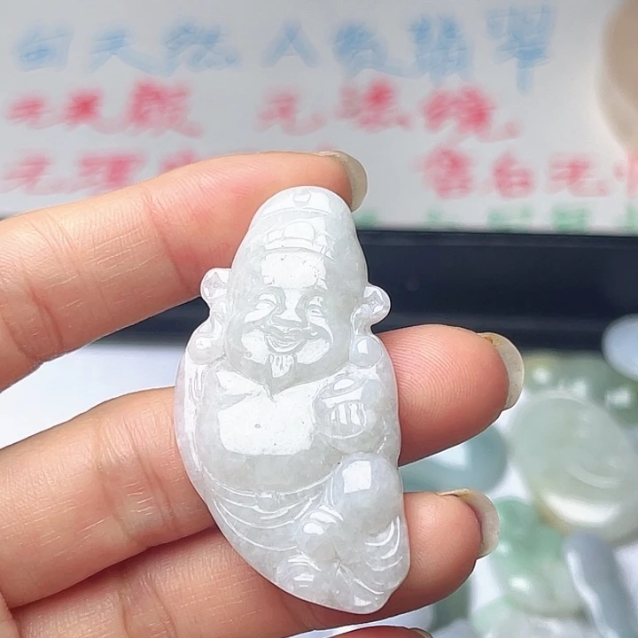 翡翠未镶嵌颈饰财神