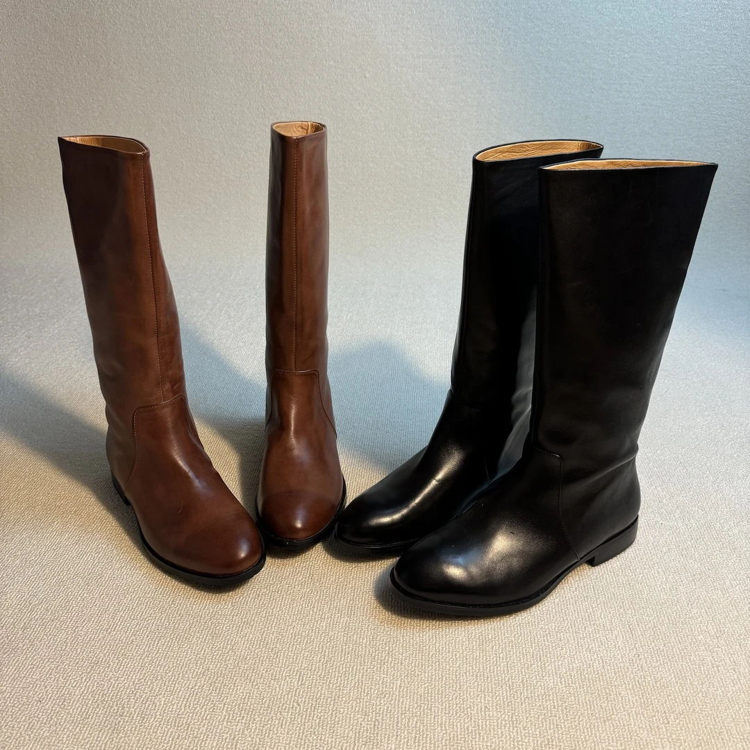 六也「经典直筒」极简真皮低粗跟高筒圆头显瘦宽松时尚长靴女L993