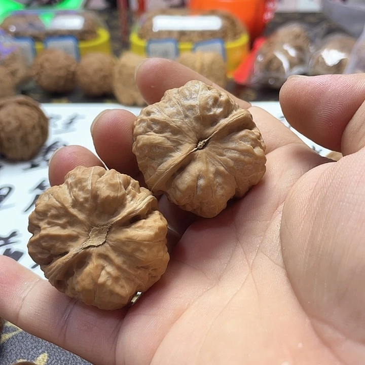 千***上文玩核桃吊坠哇哇