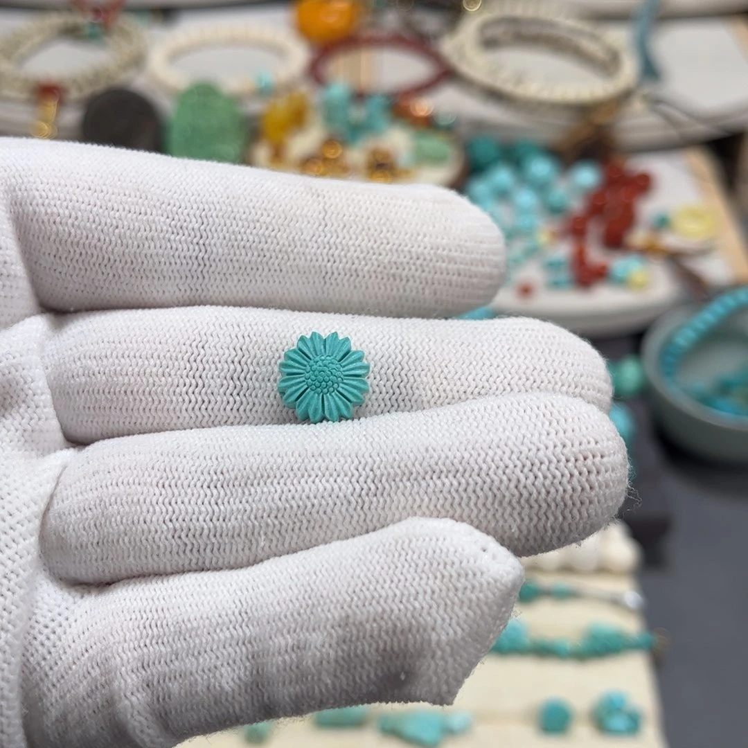 绿松石未镶嵌雕刻件