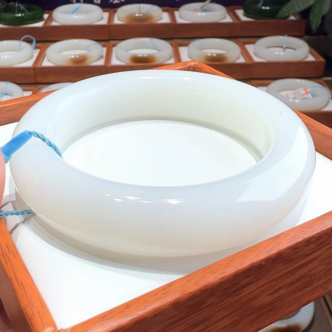 和田玉手镯5657未镶嵌