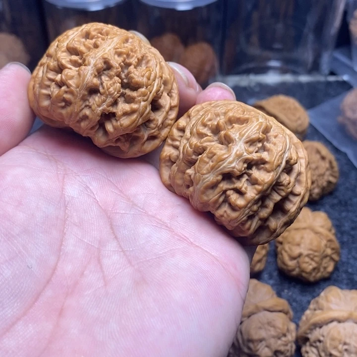 吊坠文玩核桃48大粗筋