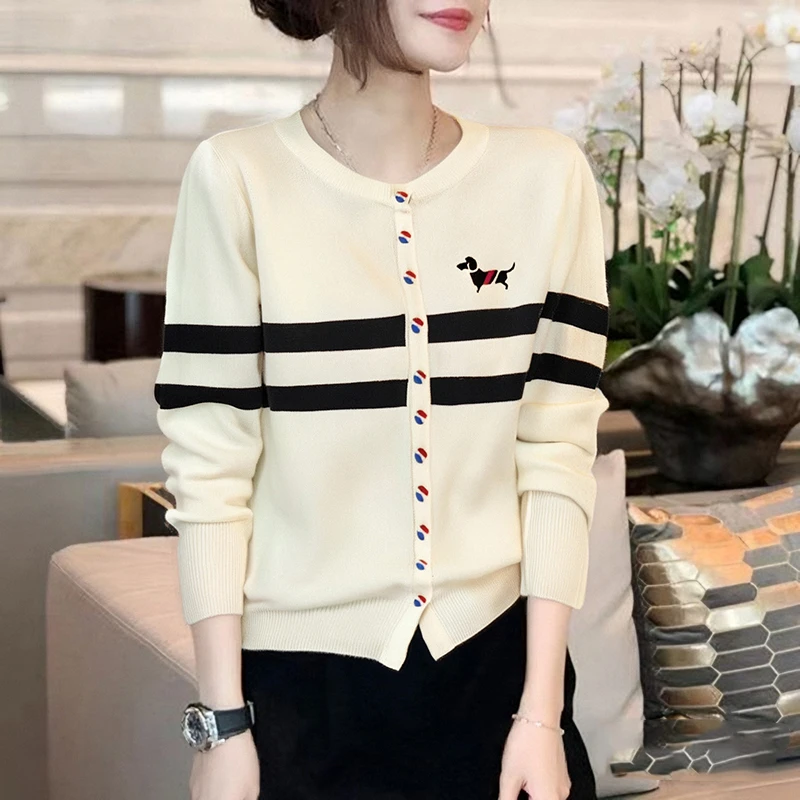 【粉丝专享】长袖女开衫春秋款圆领纽扣T恤印花上衣女小衫港风505