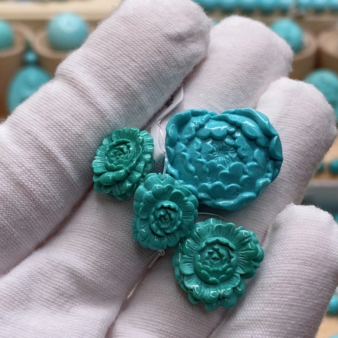 绿松石未镶嵌珠宝奇石