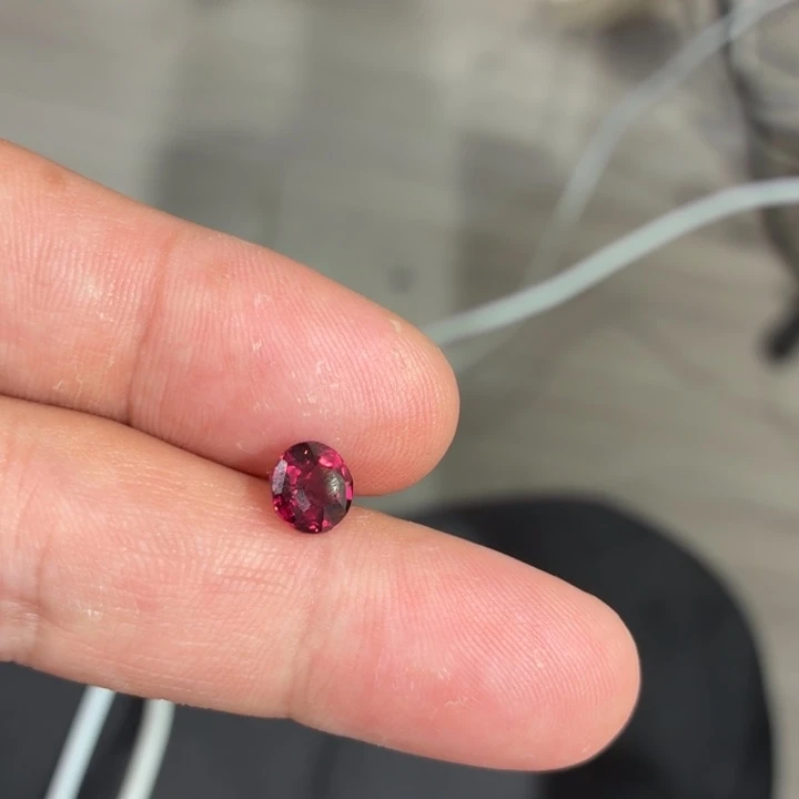 裸石未镶嵌石榴石裸石1.8克拉以上