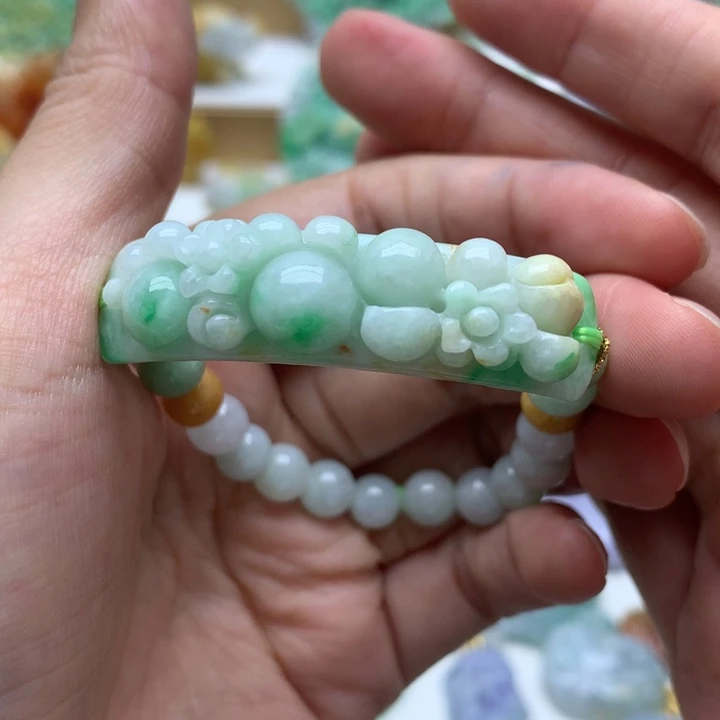 颈饰未镶嵌翡翠翡翠