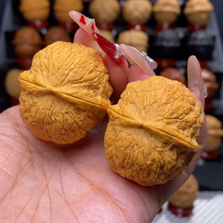 文玩核桃把件金丝绣球48号