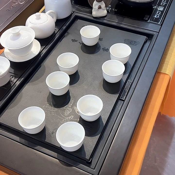 佢嘅意粉食飽先前嘅我