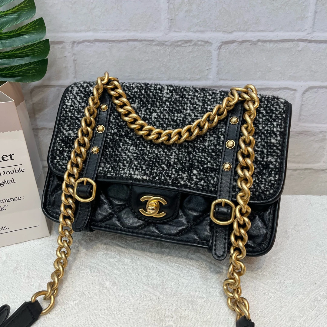 99新 Chanel/香奈儿 /21B 黑金拼色复古邮差包/21年芯片款