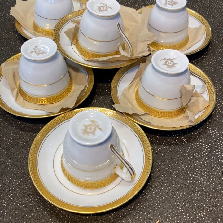 爱***狗陶瓷艺术品制作工艺品