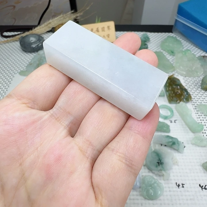 定制翡翠未镶嵌挂件