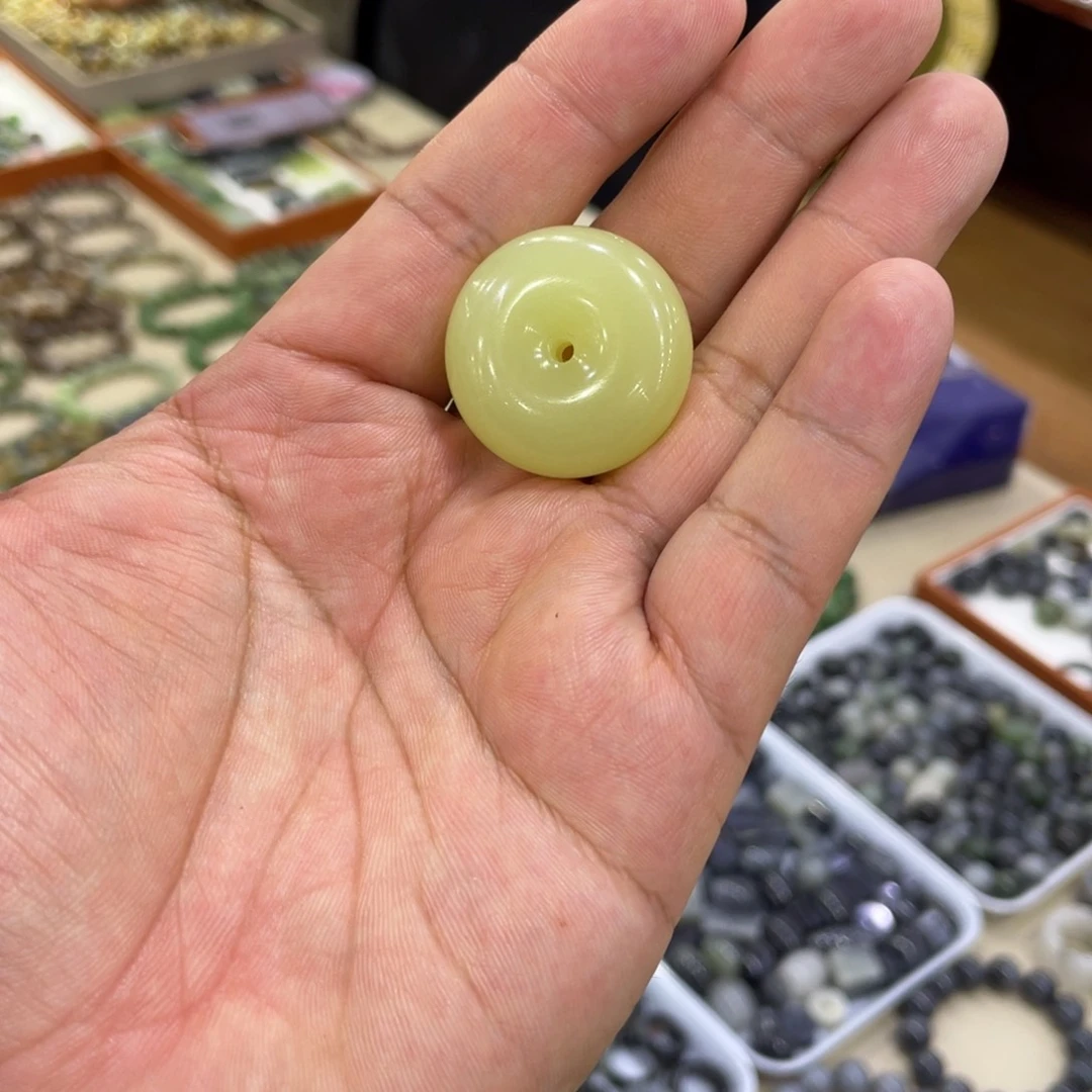 未镶嵌和田玉（糖玉）挂件