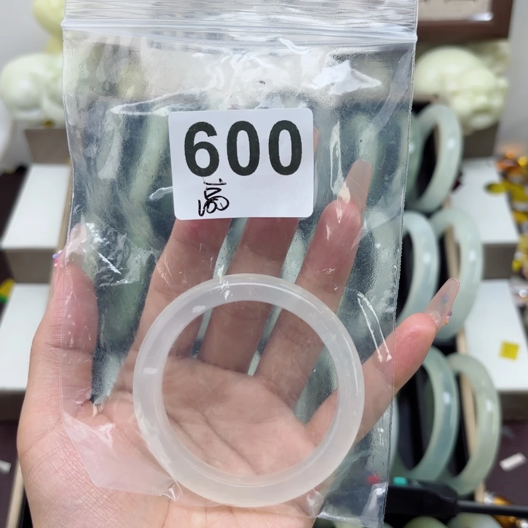 蛇纹石玉未镶嵌手镯?*