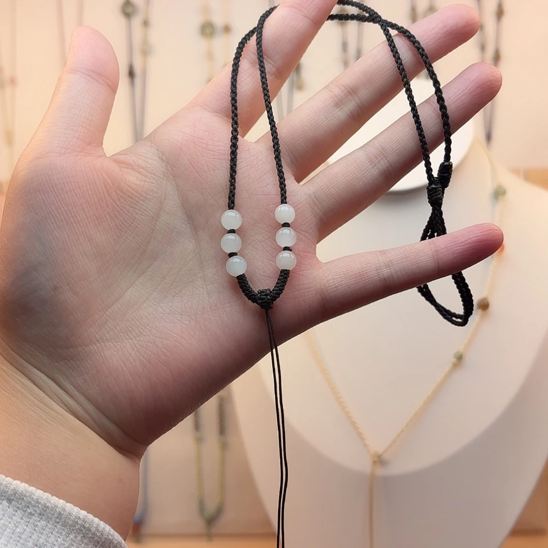 和田玉（糖玉）未镶嵌颈饰1.5毫米黑色和田玉珠子