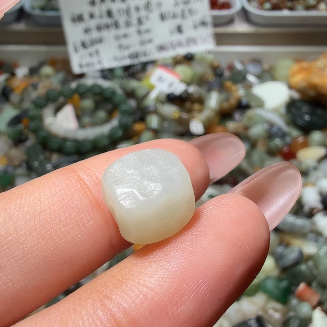 和田玉未镶嵌珠宝奇石