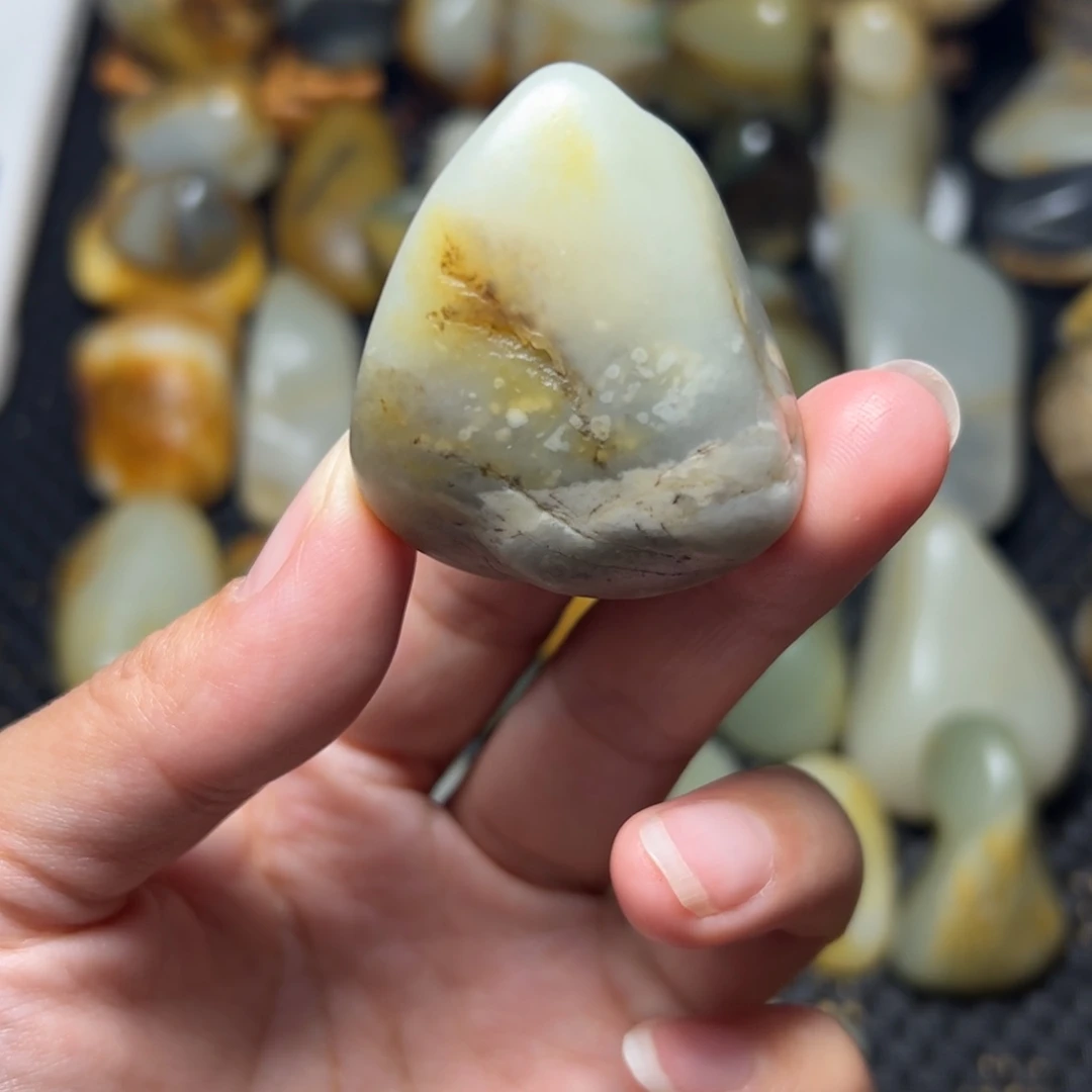 和田玉未镶嵌把件9