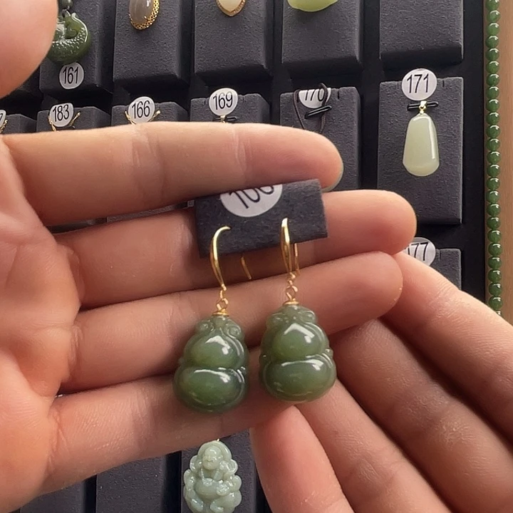 城***子和田玉银S925镀金镶嵌耳饰