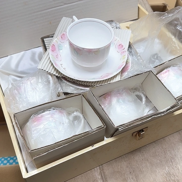 瓷片迷****?噗哈哈哈哈哈哈哈哈哈我