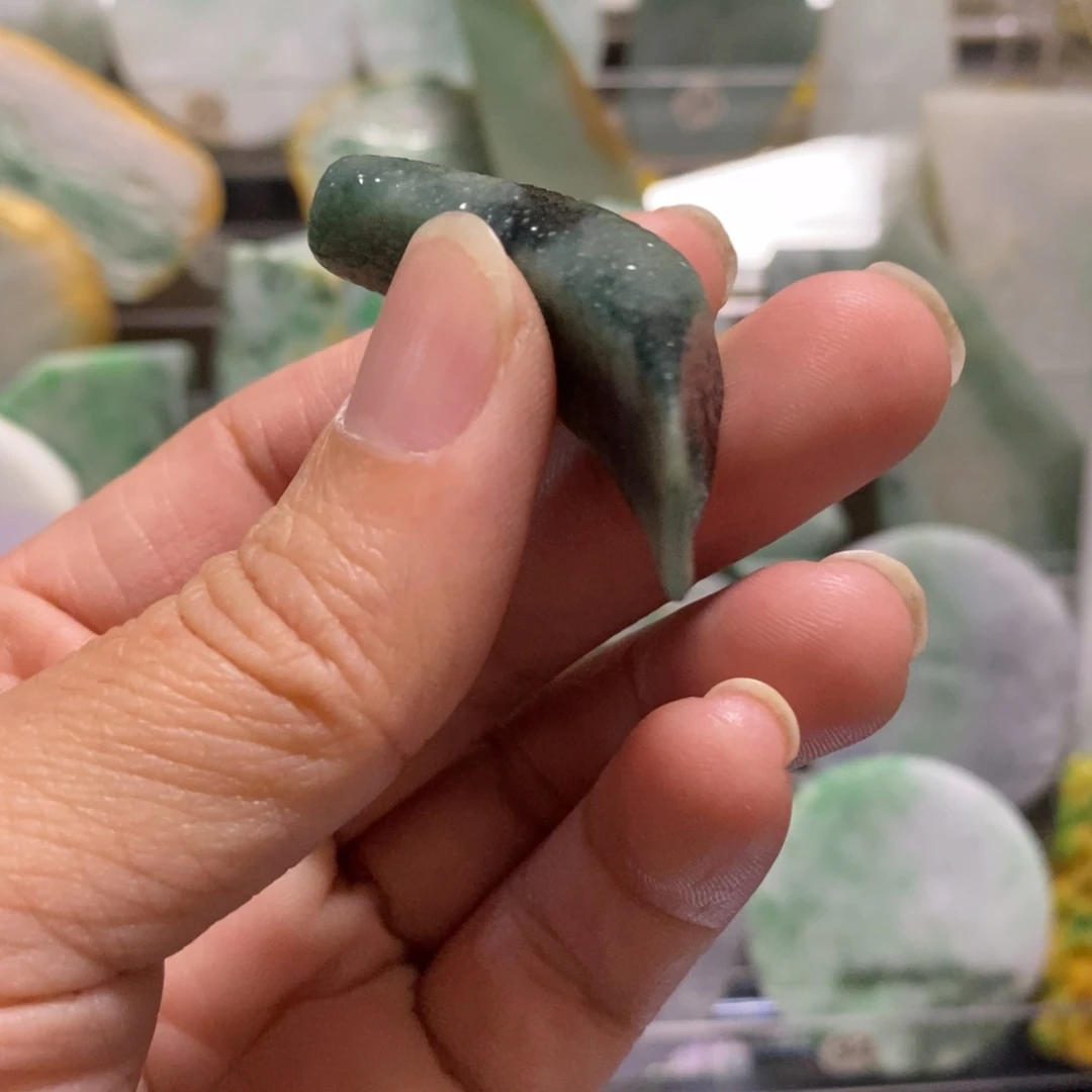 翡翠散珠翡翠hfgiudvnmk