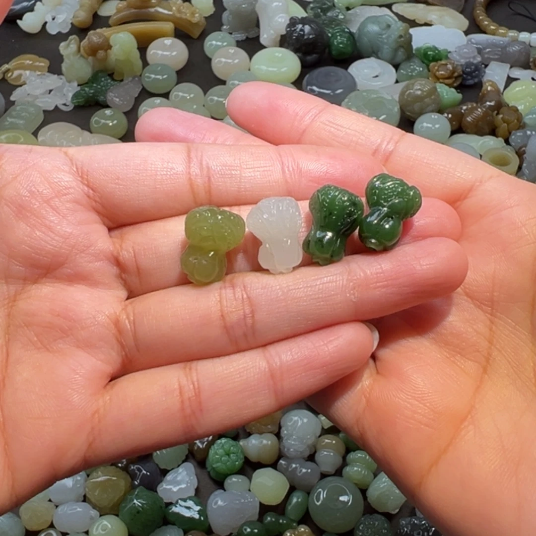 和田玉未镶嵌颈饰98一个多样性发其一