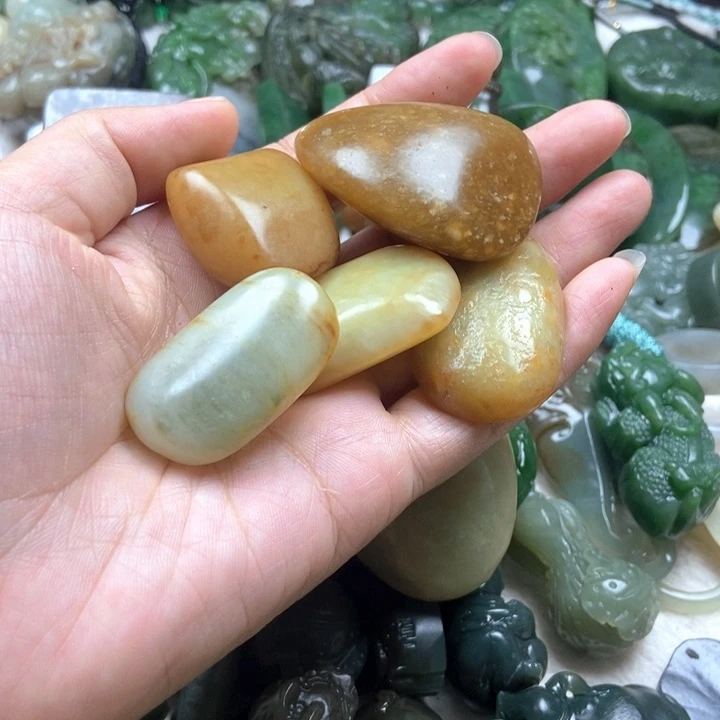 颈饰未镶嵌和田玉悟*