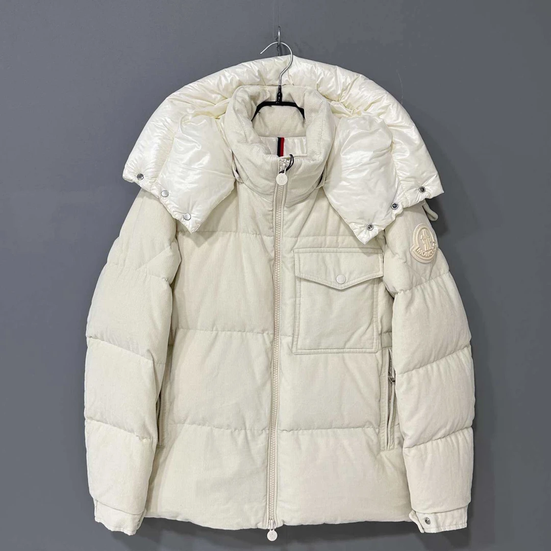 99新 MONCLER 米色灯芯绒袖标logo羽绒服/99新/1码/31223